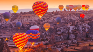 Amanecer en Globo aerostatico por el Valle de las chimeneas, Capadoccia